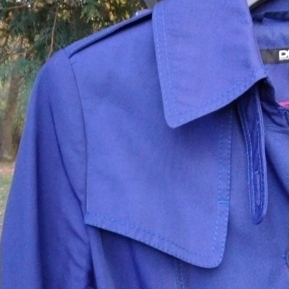DKNY Blue Belted Raincoat Knee Length Classic Lined Outerwear Lightweight size m